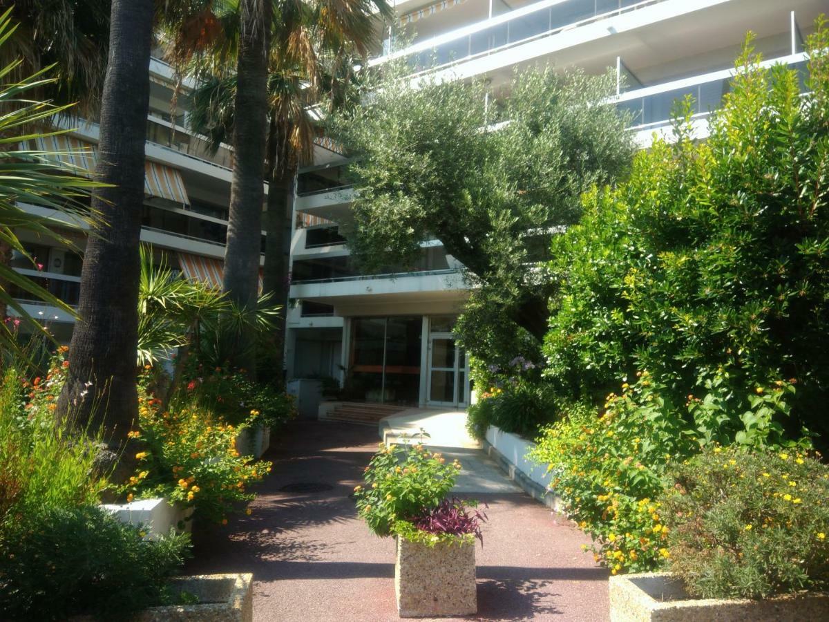 Mas De Tanit Corinthe Apartment Жуан-Ле-Пин Екстериор снимка